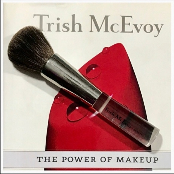 Trish McEvoy Other - Trish McEvoy #5 Powder Brush